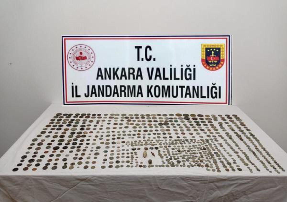 Ankara\'da 718 parça tarihi eser ele geçirildi