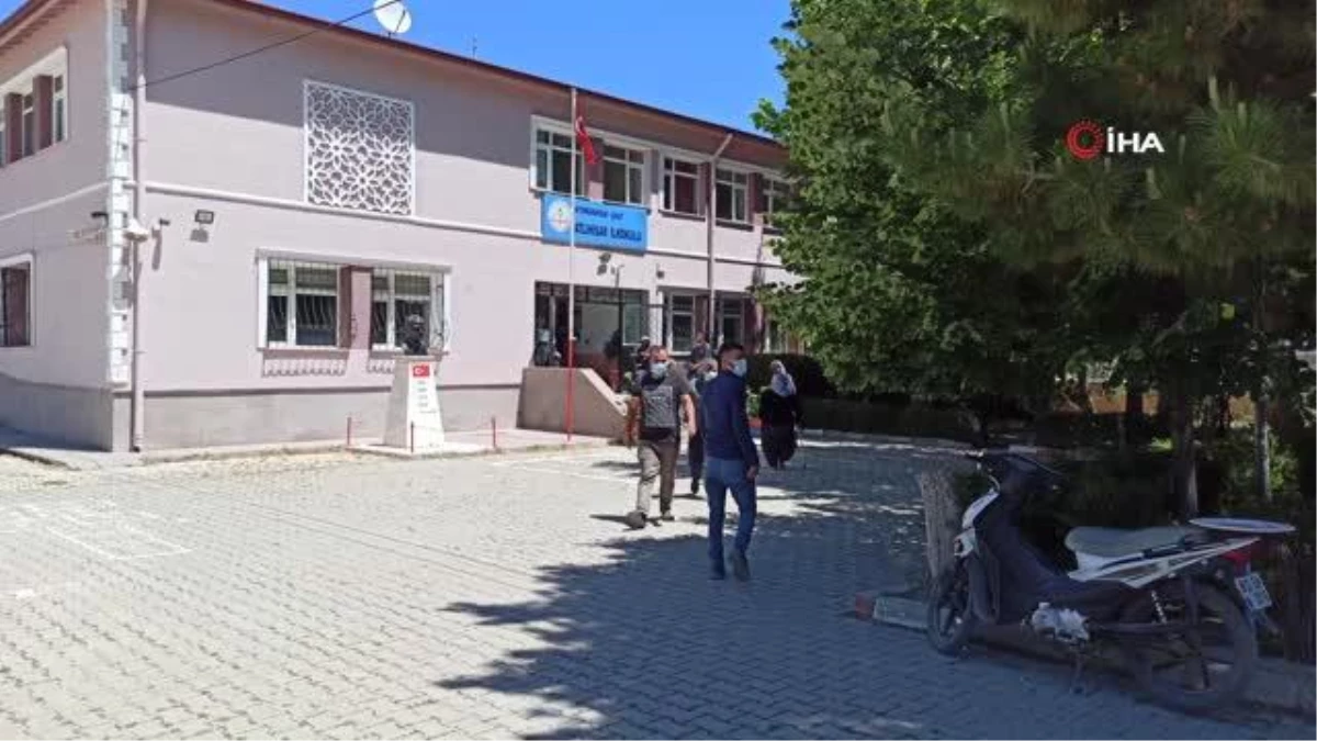 Atlıhisar Köyü\'nde muhtarlık seçiminde 6 aday kıyasıya mücadele veriyor