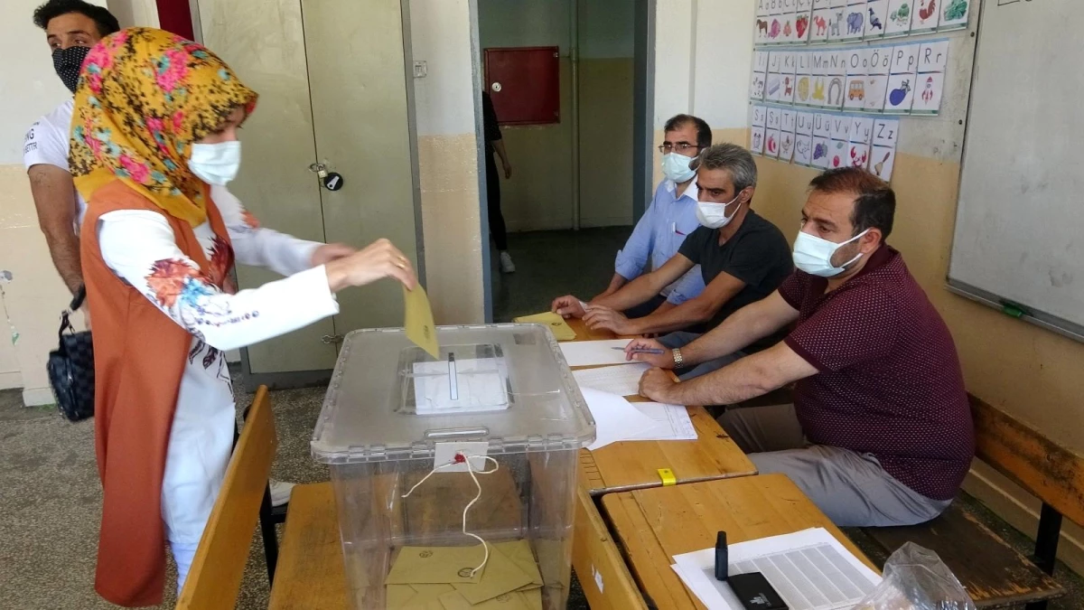 Diyarbakır\'da 31 mahallede muhtarlık seçimi yapılıyor