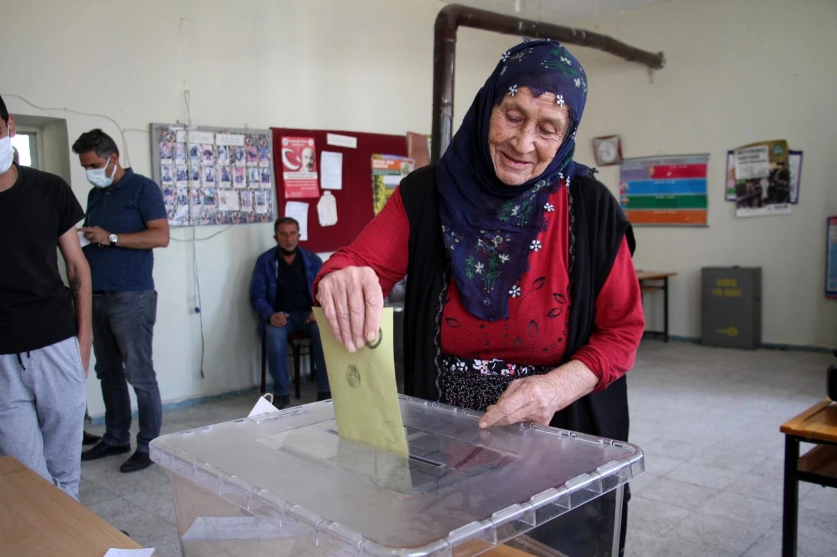 Elazığ\'da 8 köy, 1 mahallede seçim heyecanı