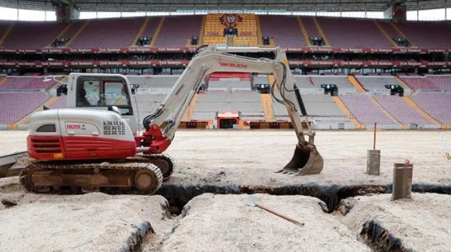 G.Saray, Türk Telekom'daki zemin çalışması nedeniyle maçlarını Başakşehir'in stadında oynayacak