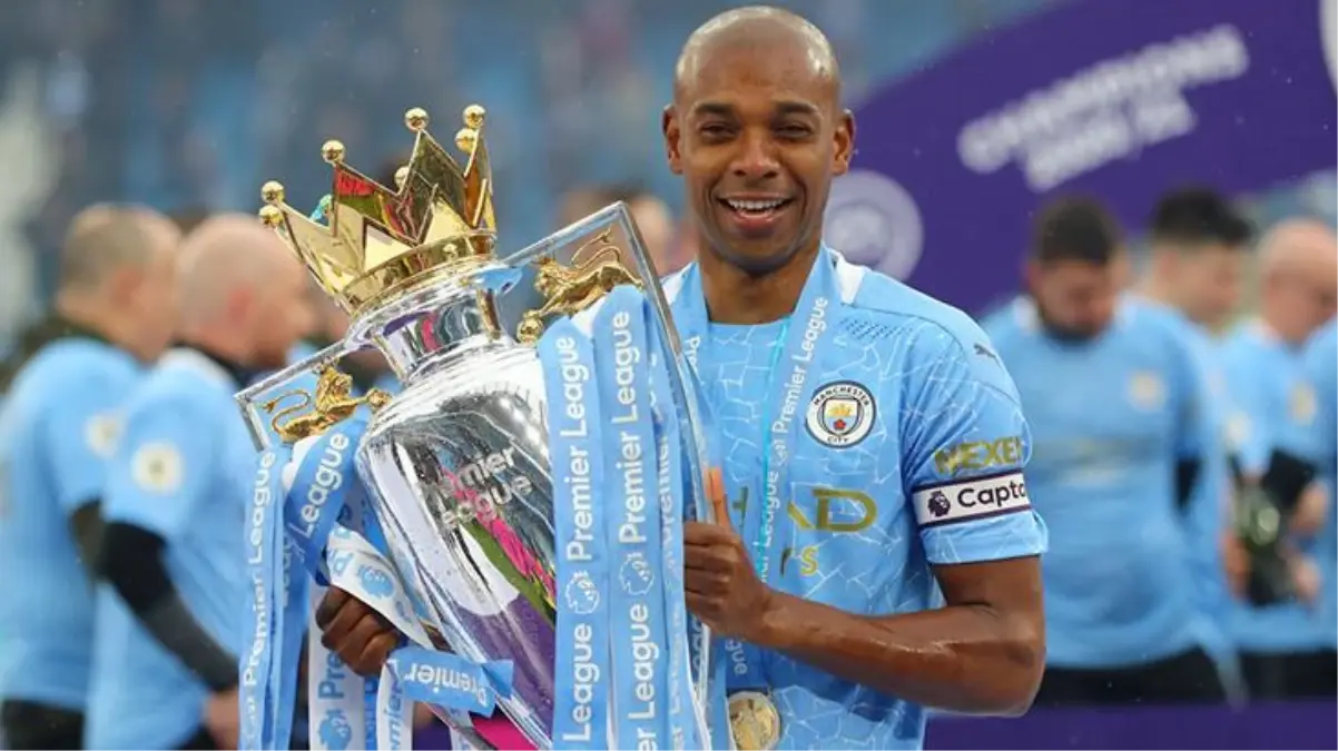 Galatasaray, Manchester City\'den ayrılan Fernandinho için harekete geçti