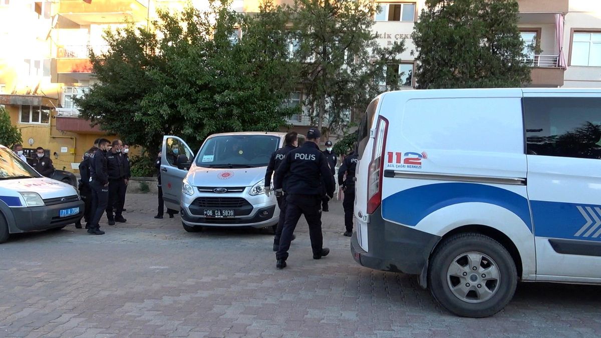 Son dakika haberi! Kocası tarafından boğazından bıçaklanan kadın hayatını kaybetti