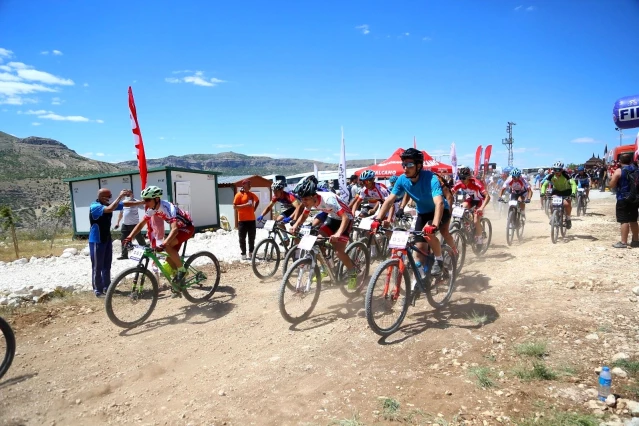 Levent Vadisi'nde dağ bisikleti kupa yarışı