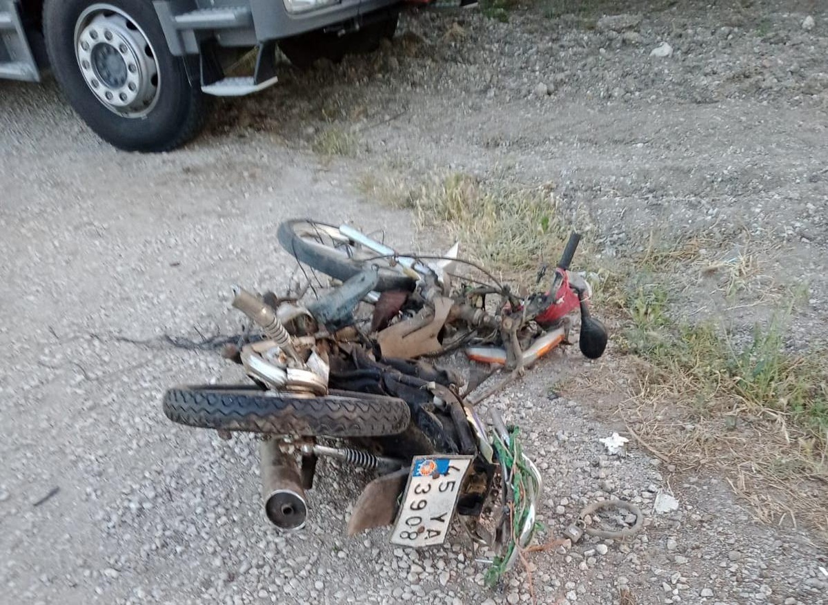 Manisa\'da otomobil ile motosiklet çarpıştı: 2 ölü, 2 yaralı
