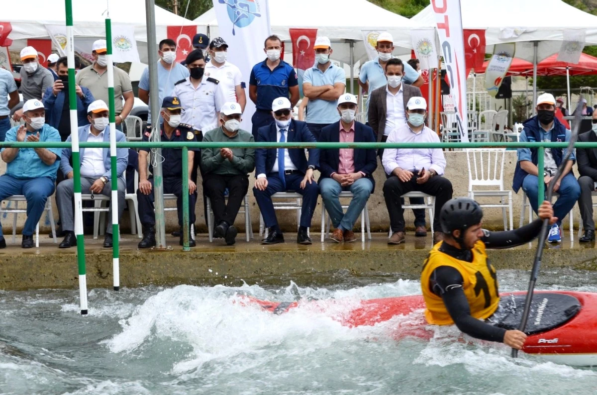 Rektör Türkmen, \'Akarsu Slalom 2021 Türkiye Kupası Yarışları\' programına katıldı