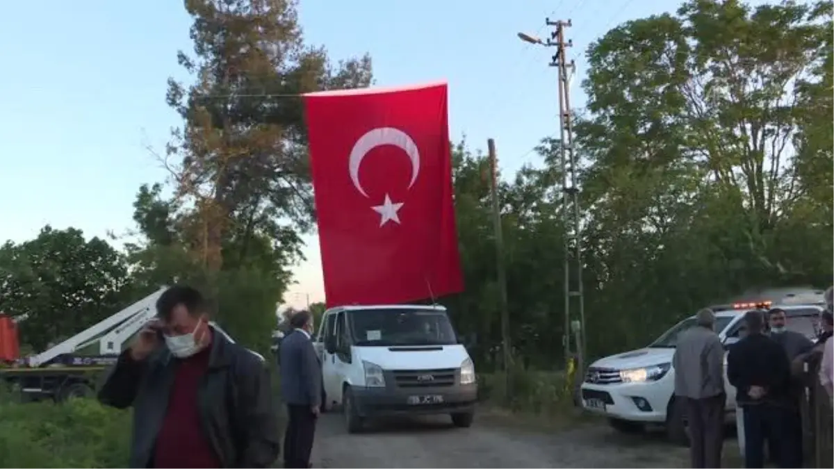 Şehit Piyade Uzman Çavuş Samet Şeker\'in baba ocağında yas var