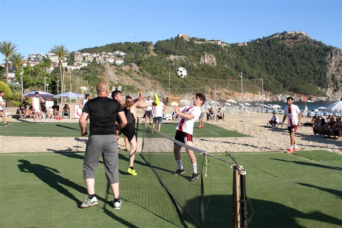 Türkiye\'nin ilk ayak tenisi şampiyonası Alanya\'da yapıldı