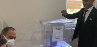 18 yaşında mahalle muhtarı seçildi