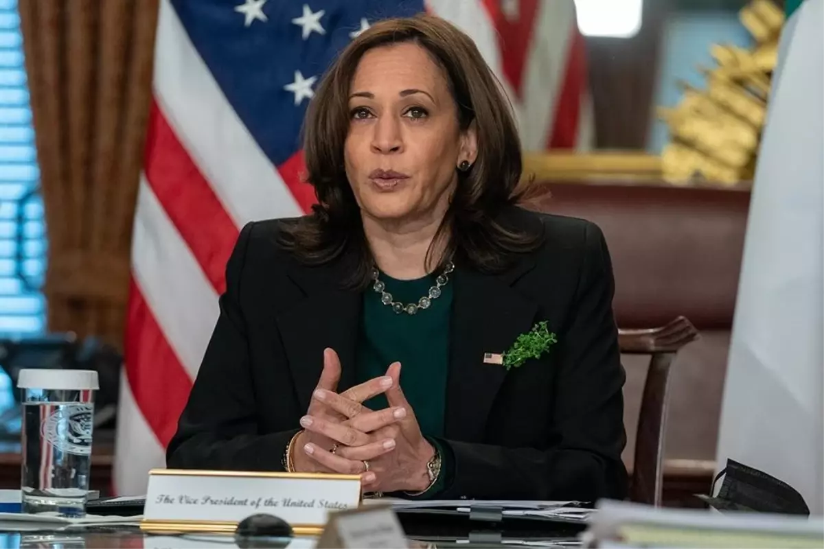 ABD Başkan Yardımcısı Kamala Harris\'in uçağı teknik arıza nedeniyle zorunlu iniş yaptı