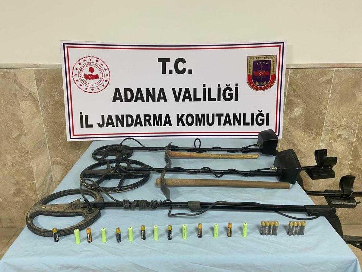 Adana\'da ormanlık alanda dedektörle define arayan 2 kişi yakalandı