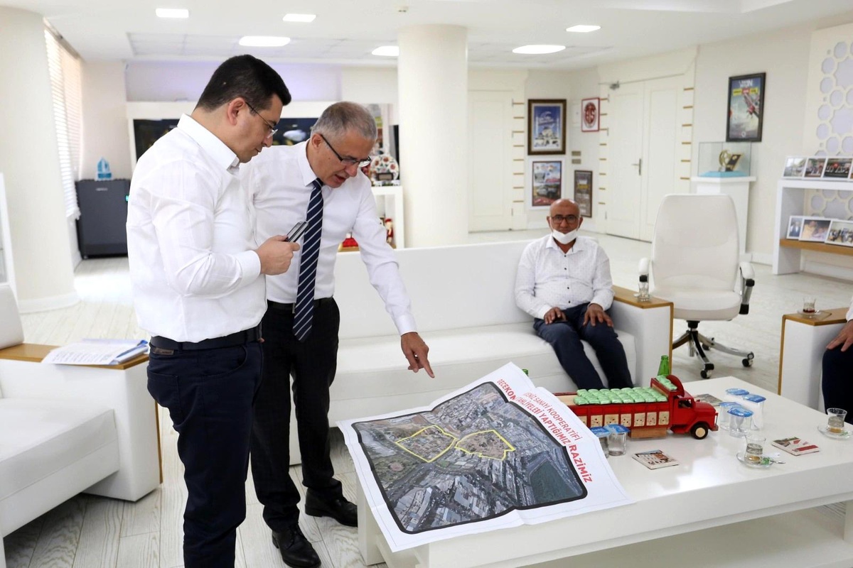 Akdeniz Sanayi Sitesi\'nde 204 tapu hak sahiplerine teslim edildi
