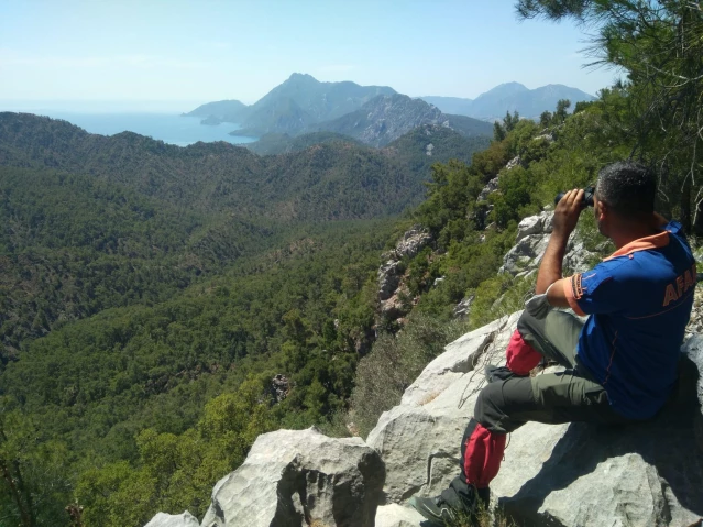 Antalya'da fotoğraf çekmek için gittiği dağlık bölgede kaybolan kişiyi arama çalışmaları sürüyor