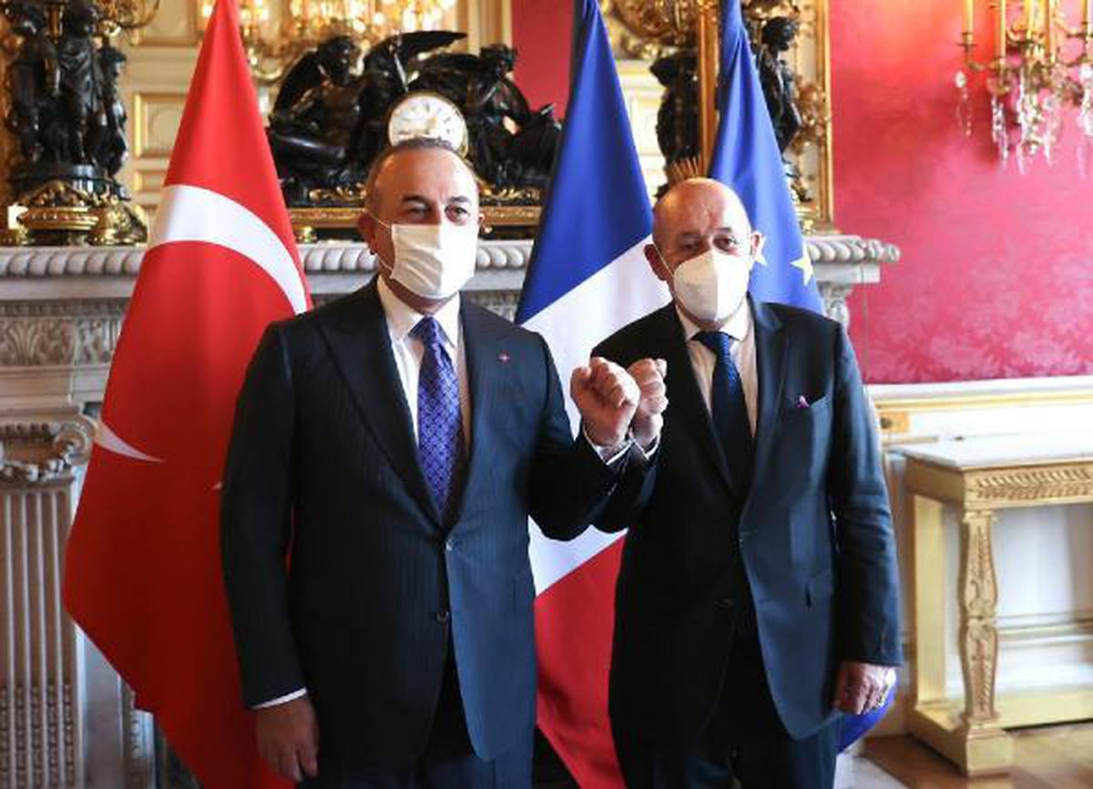Bakan Çavuşoğlu, Fransız mevkidaşı Drian ile görüştü
