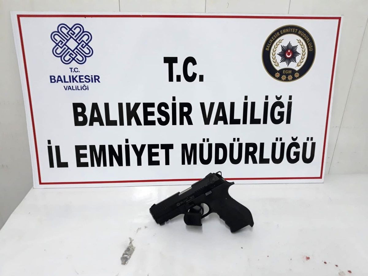 Balıkesir\'de polis aranan 9 zanlıyı yakaladı