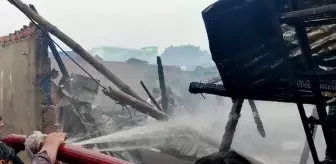 Son dakika gündem: Bangladeş'te çıkan yangında onlarca ev kül oldu