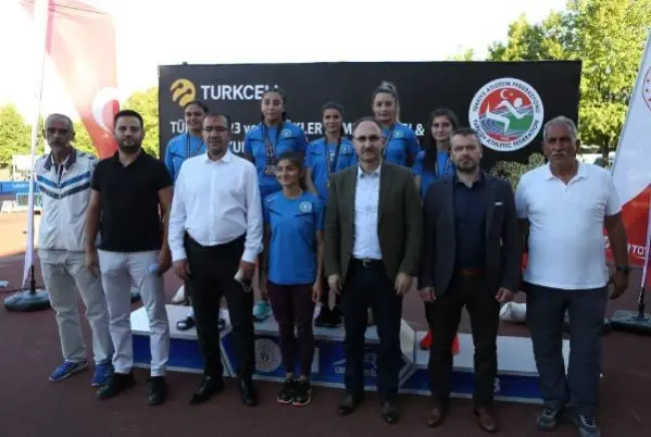 Bursa Büyükşehir Belediyespor pistte durdurulamıyor