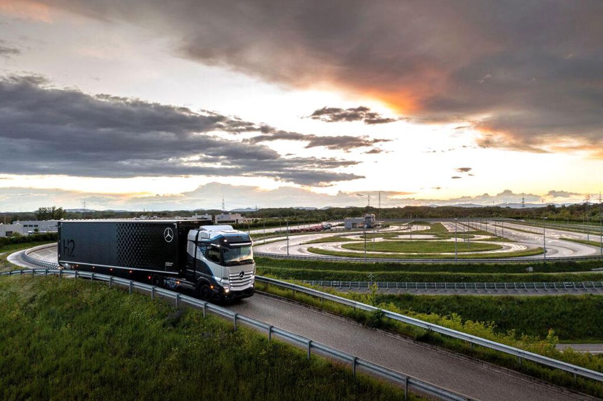Daimler Trucks GenH2\'nin kapsamlı testlerine başlıyor