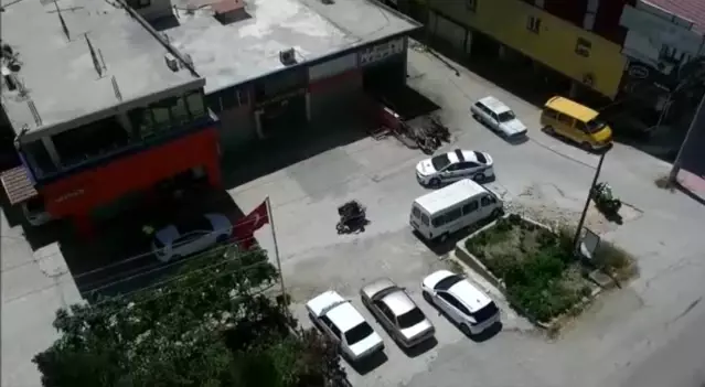 Drone ile tespit edilen plakasız motosiklet sürücüsü, kovalamaca sonucu yakalandı