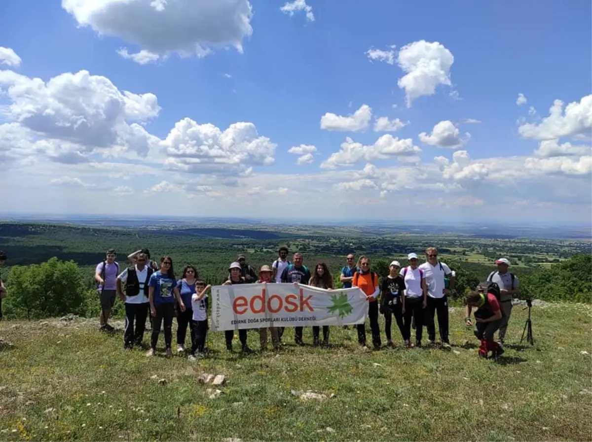 Edirneli doğaseverler "kademeli normalleşme"nin ilk yürüyüşünü Balkan köylerine yaptı