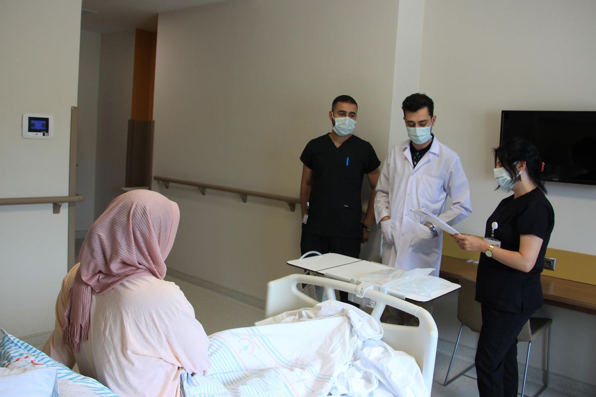 Elazığ\'da kalın bağırsak kanseri teşhisi konulan hasta kapalı ameliyatla sağlığına kavuştu