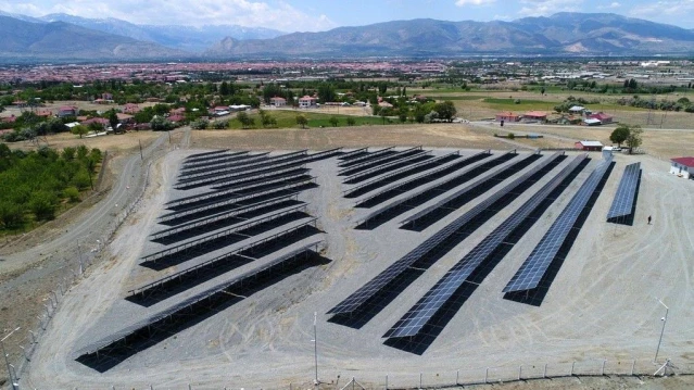 Erzincan'da 990 KW'lik güneş enerji santralinde elektrik üretimine geçildi