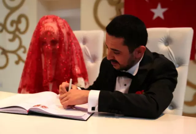 İşaret diliyle bir ömür boyu mutluluğa 'Evet' dediler İşaret diliyle bir ömür boyu mutluluğa 'Evet' dediler