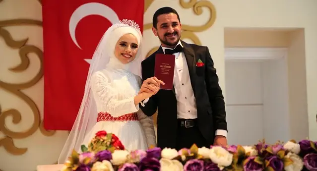 İşaret diliyle bir ömür boyu mutluluğa 'Evet' dediler İşaret diliyle bir ömür boyu mutluluğa 'Evet' dediler