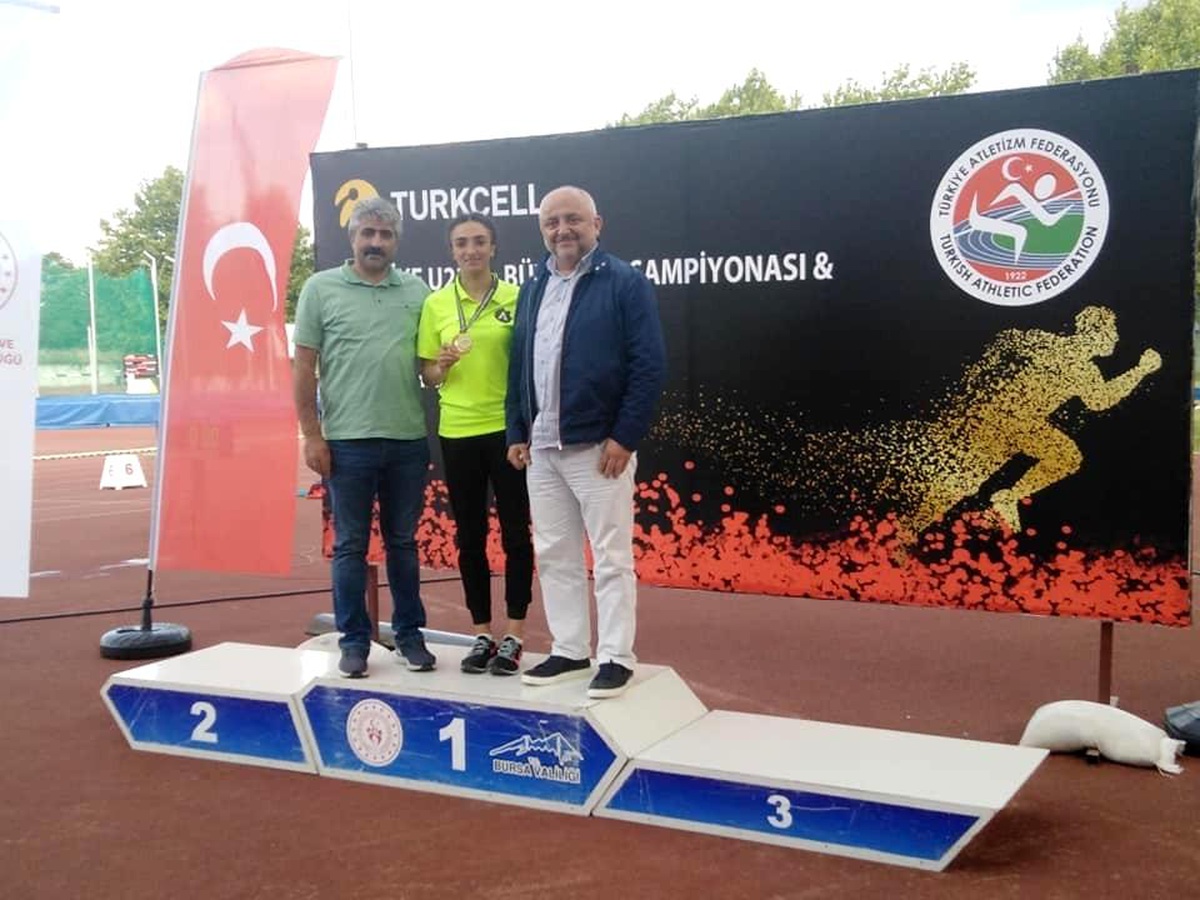Karslı Milli atlet madalyaya doymuyor
