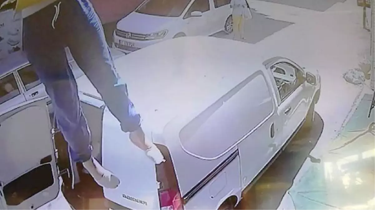 Kavga etmekten sıkılan kadın 1. kattan aşağı attı