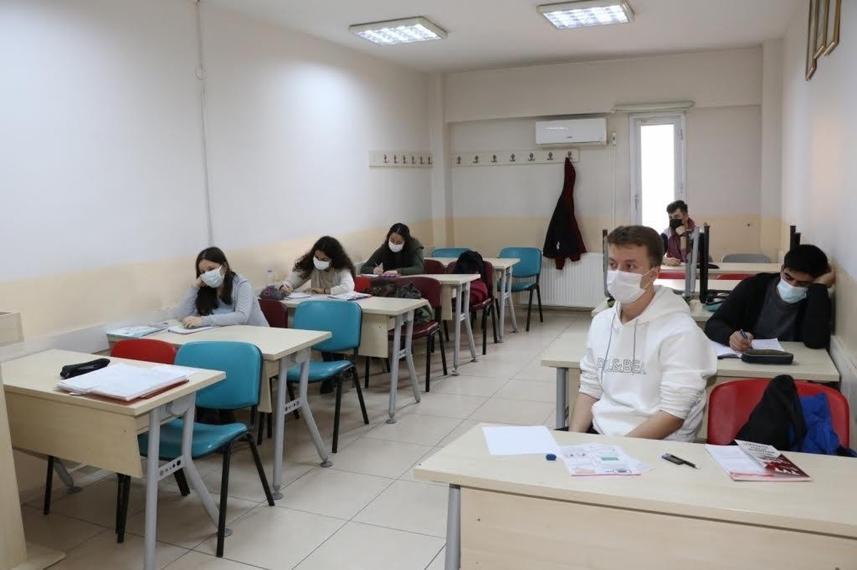 Manisa Büyükşehir Belediyesi öğrencileri yeni döneme hazırlayacak