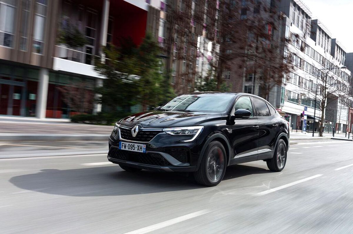 Renault Arkana\'ya yeni hibrit motor