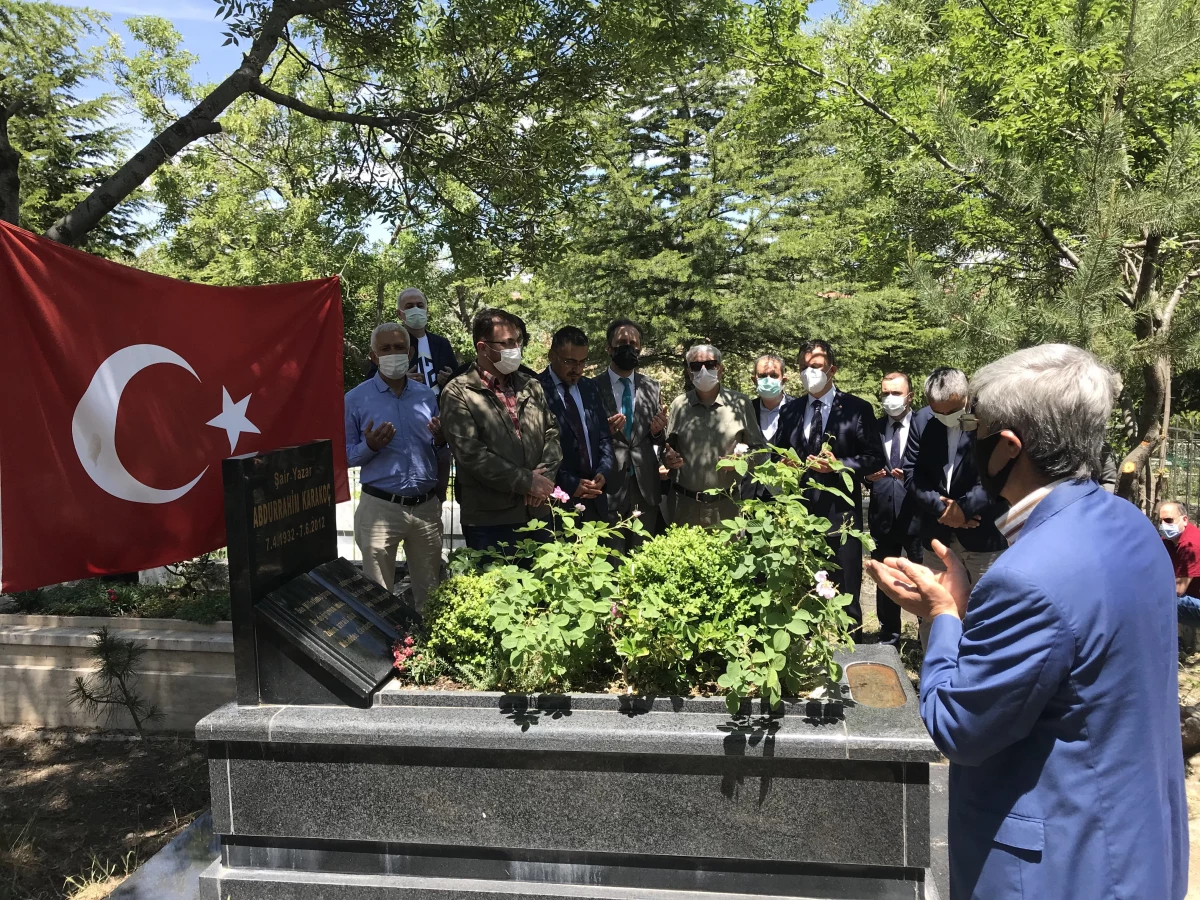 Şair ve yazar Abdurrahim Karakoç, vefatının 9\'uncu yılında mezarı başında anıldı