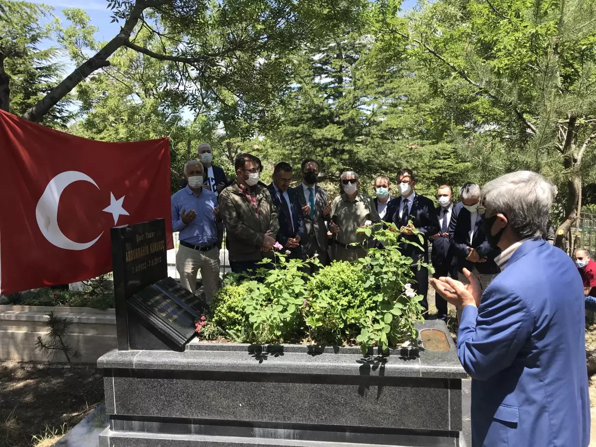 Şair ve yazar Abdurrahim Karakoç, vefatının 9\'uncu yılında mezarı başında anıldı