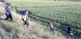 Takla atan otomobil tarlaya devrildi: 3 yaralı