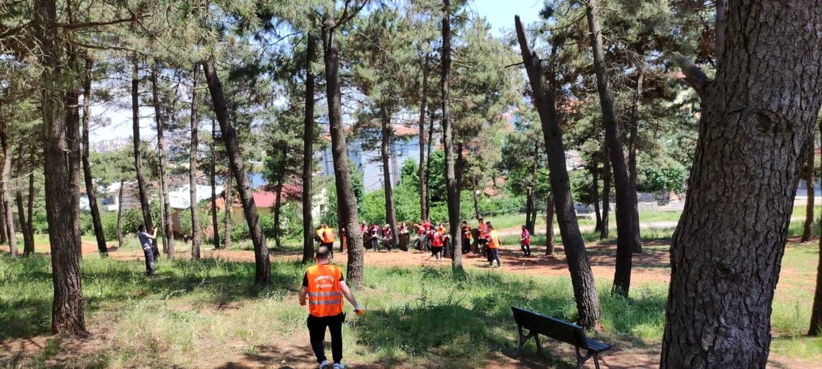 Ümraniye Belediyesi\'den çevre gününde anlamlı temizlik