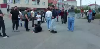 Ümraniye'de motosikletli kurye ile motosikletli sürücüsü kafa kafaya çarpıştı