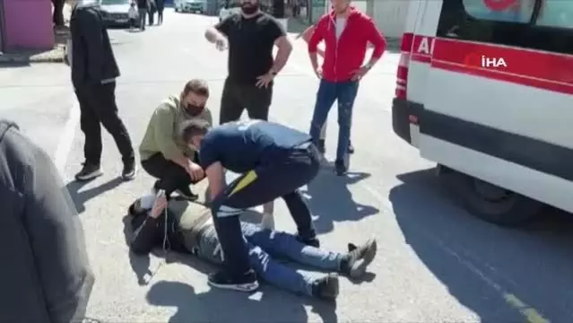 Ümraniye'de motosikletli kurye ile motosikletli sürücüsü kafa kafaya çarpıştı