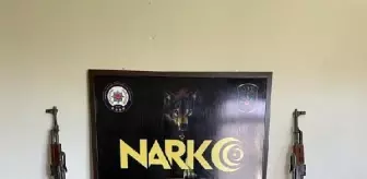 Son dakika haberleri... Van'da PKK'ya ait araziye gizlenmiş silah ve esrar ele geçirildi