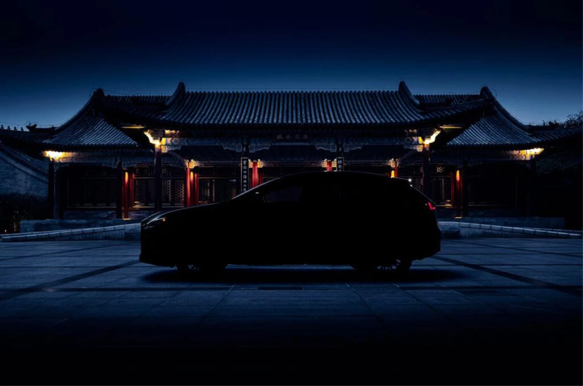 Yenilenen Lexus NX SUV sahne alıyor
