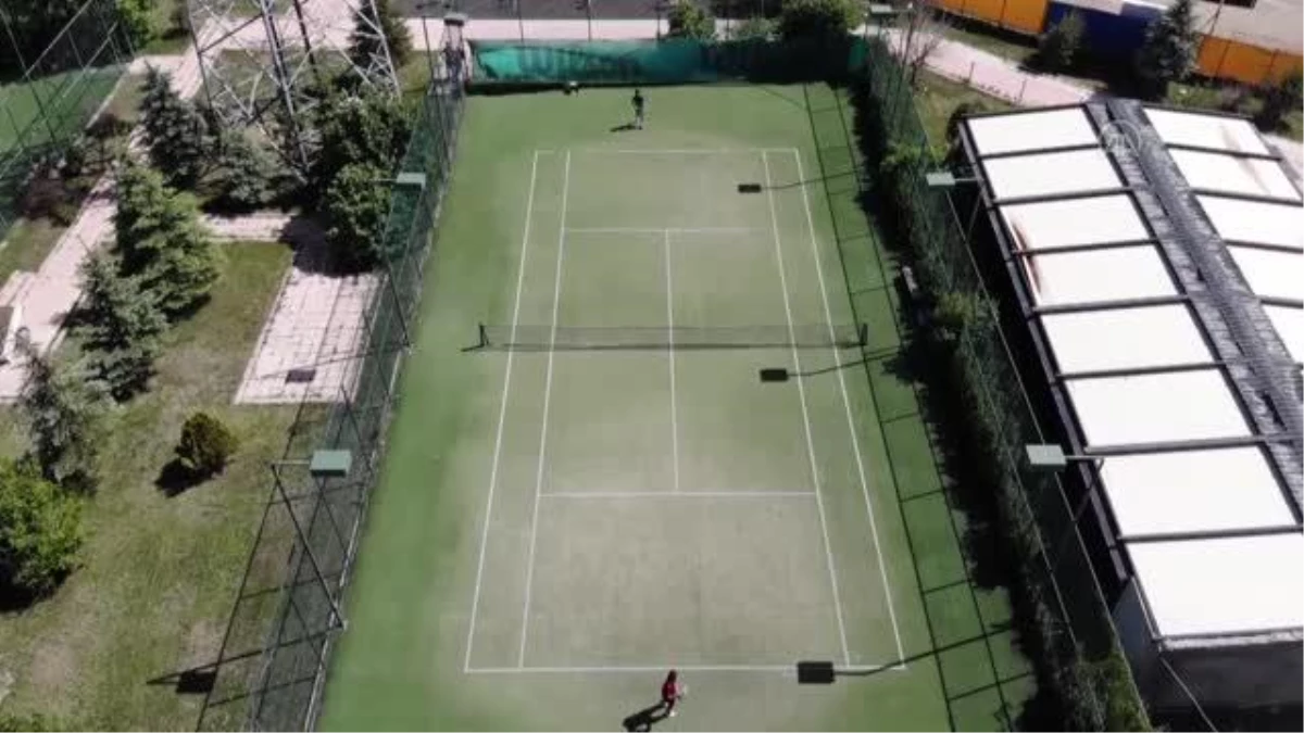 Ağrılı genç tenisçiler Türk bayrağını uluslararası müsabakalarda dalgalandırmak istiyor