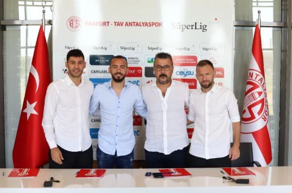 Antalyaspor, 3 futbolcusuyla sözleşme yeniledi