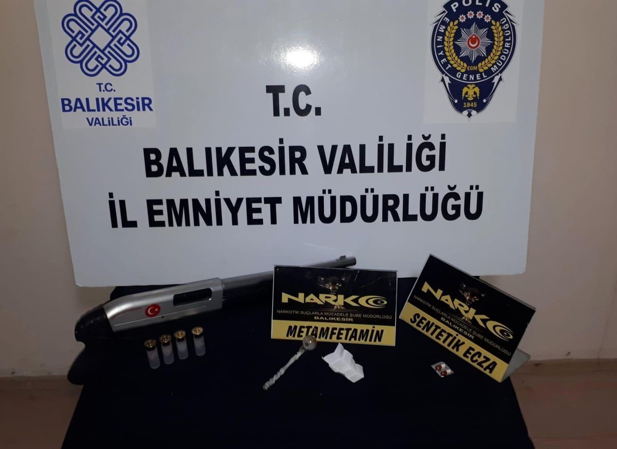 Son dakika haber: Balıkesir\'de 15 uyuşturucu şüphelisine operasyon