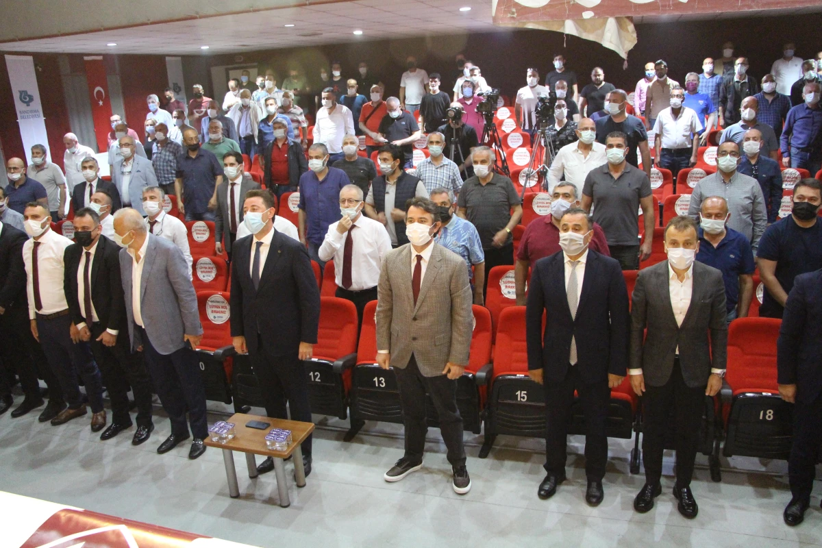 Bandırmaspor Kulübü Başkanı Onur Göçmez, genel kurulda güven tazeledi