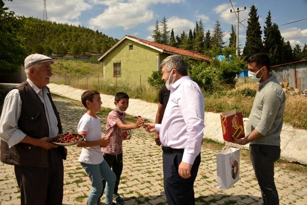 Başkan Akçadurak mahalle inceleme ziyaretlerini sürdürüyor