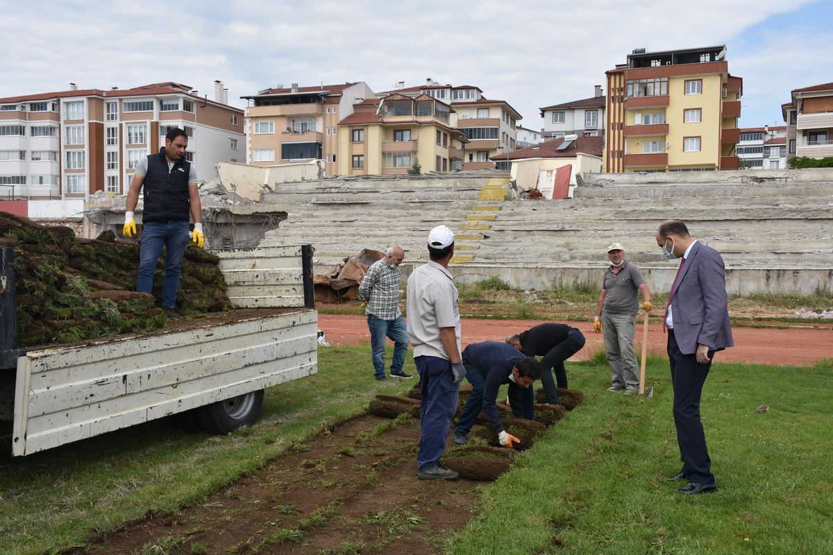 Bilecik\'te Şeyh Edebali Stadının yıkımına başlanıldı
