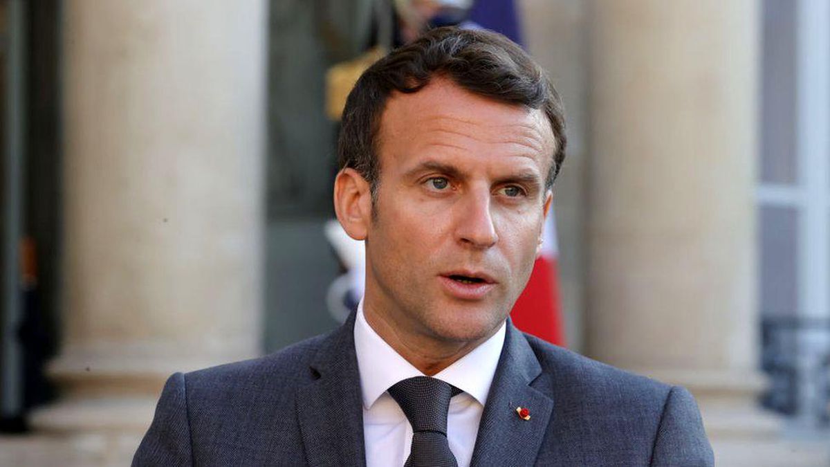 Fransa Cumhurbaşkanı Macron\'a tokat atıldı, iki kişi gözaltına alındı