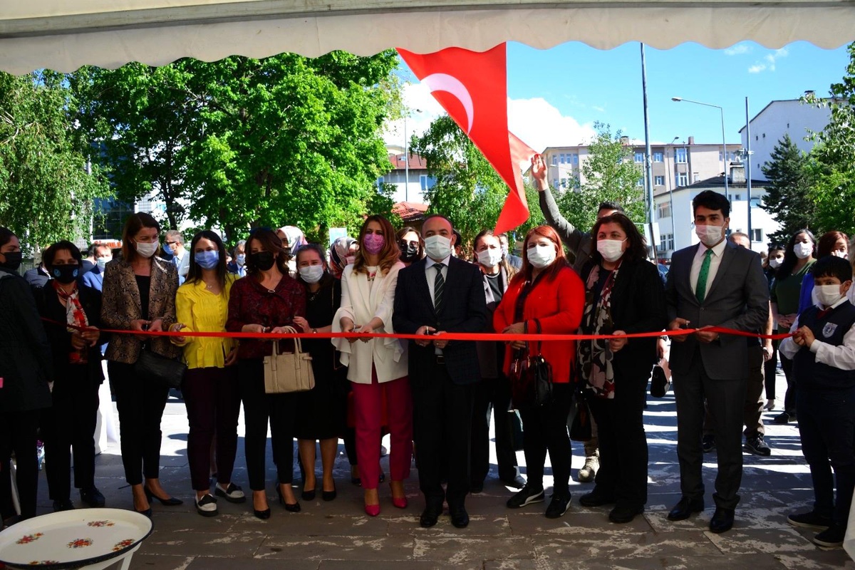 Geri Dönüşüm Ürünleri Sergisi\'nin açılışı yapıldı