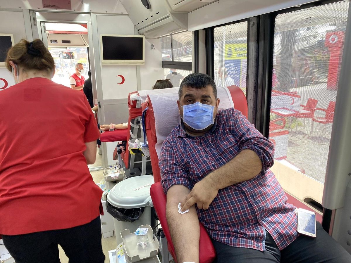 Gönüllü kan bağışında bulundular hayat kurtardılar