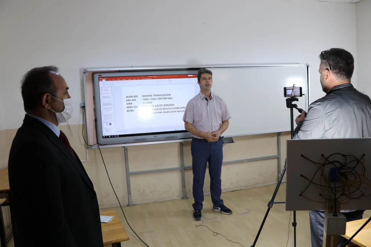 Havza MTAL\'de EBA platformuna ders videosu çekimleri sürüyor